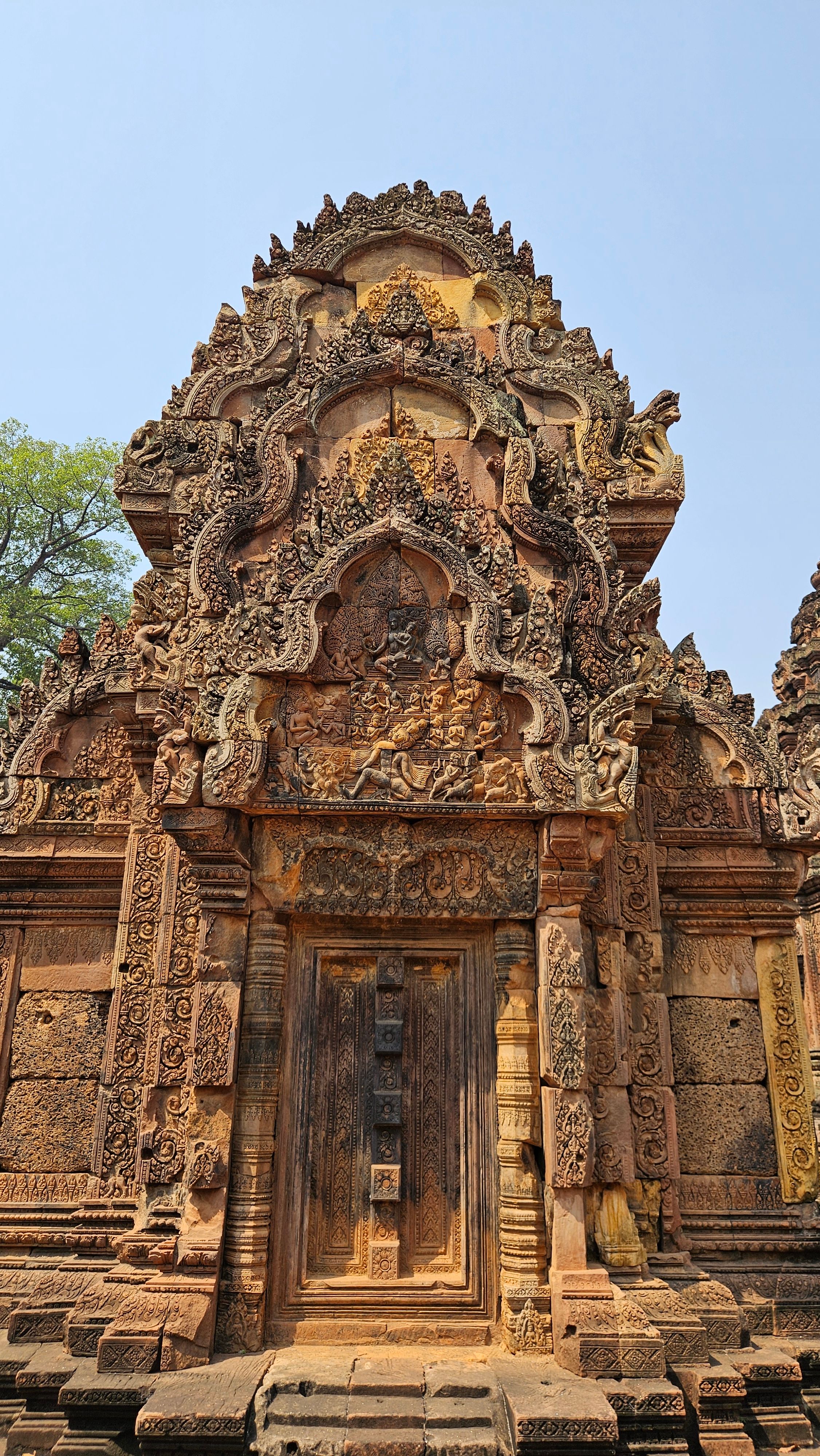 The ornate pink sandstone tower of Banteay Srei