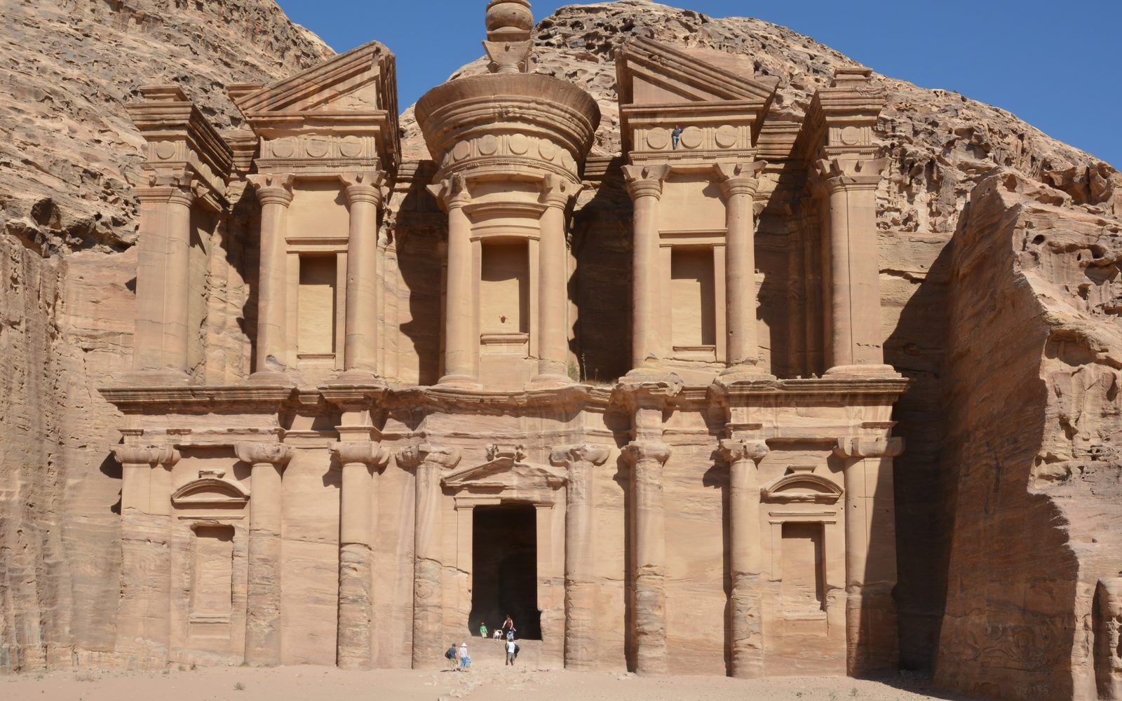 Jordan in 2026: Petra by Candlelight and a Night in Wadi Rum