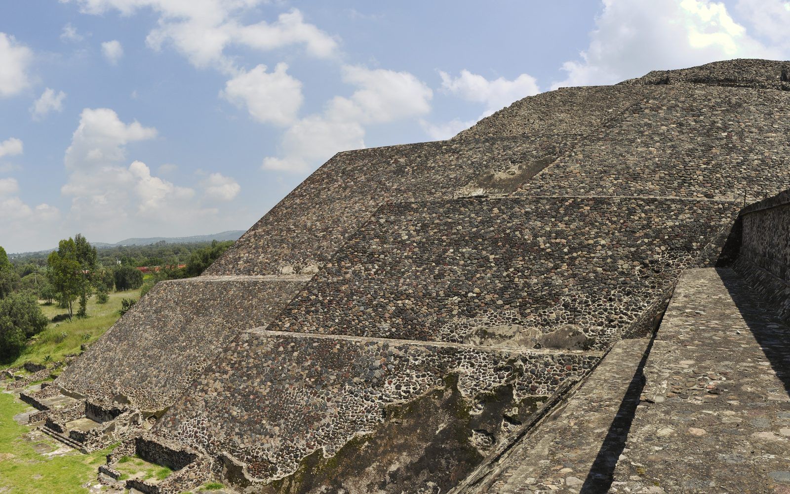 The pyramids of Teotihuacán near Mexico City